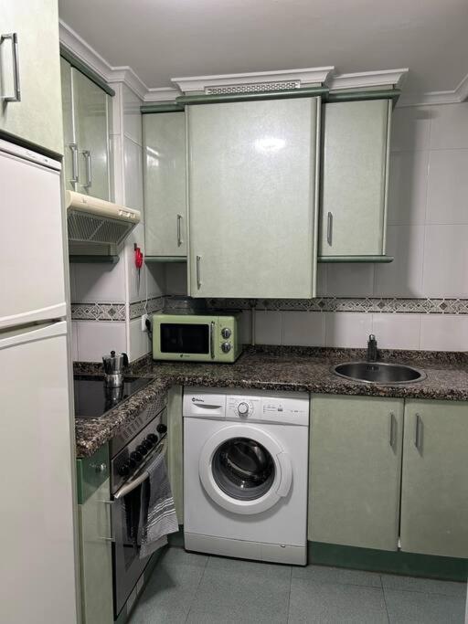 Apartamento Vacacional Gijón Esterno foto